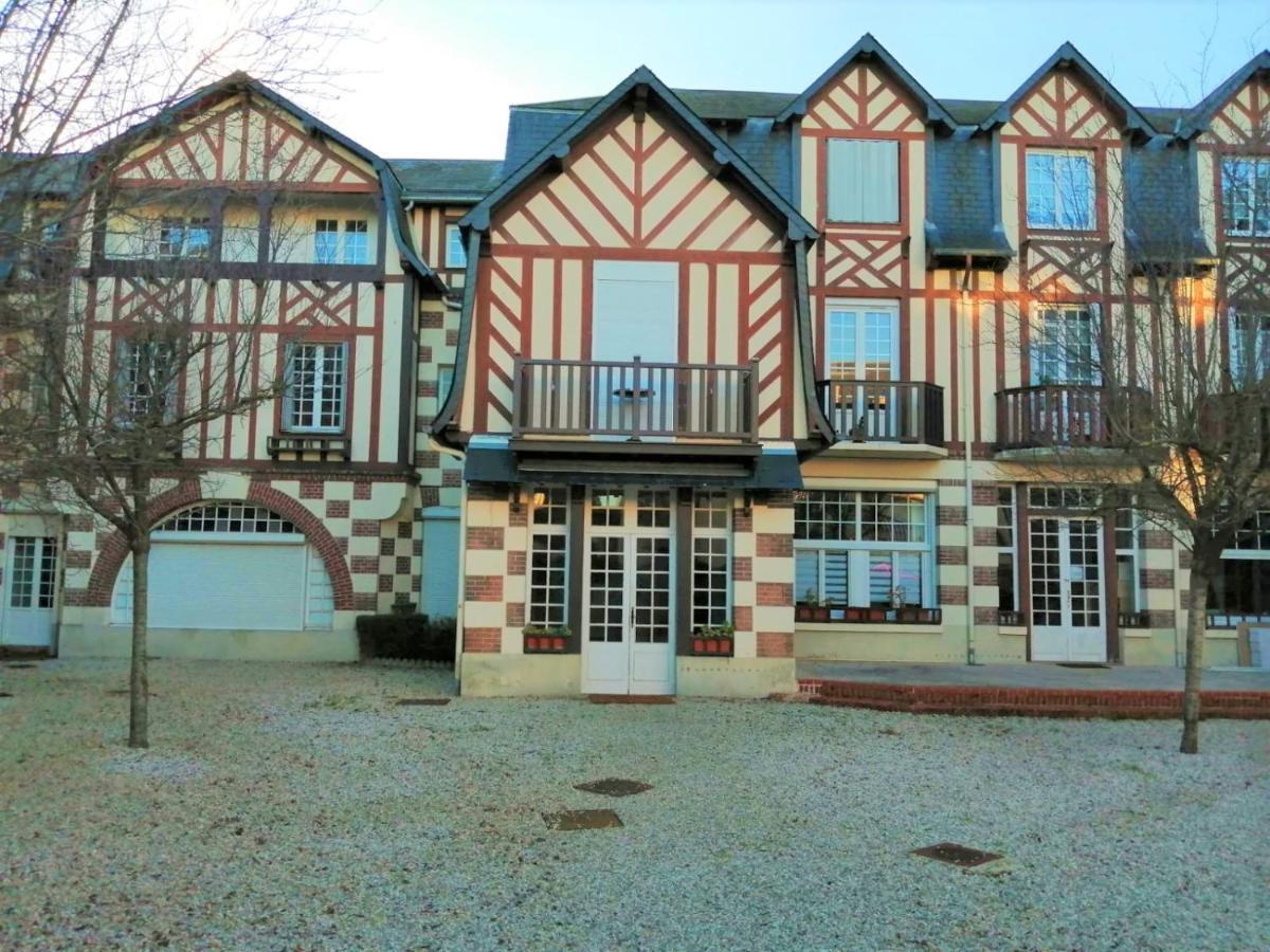 Le Petit Cabourg De La Cour Normande Studio Coeur De Ville -1 A 2 Personness المظهر الخارجي الصورة